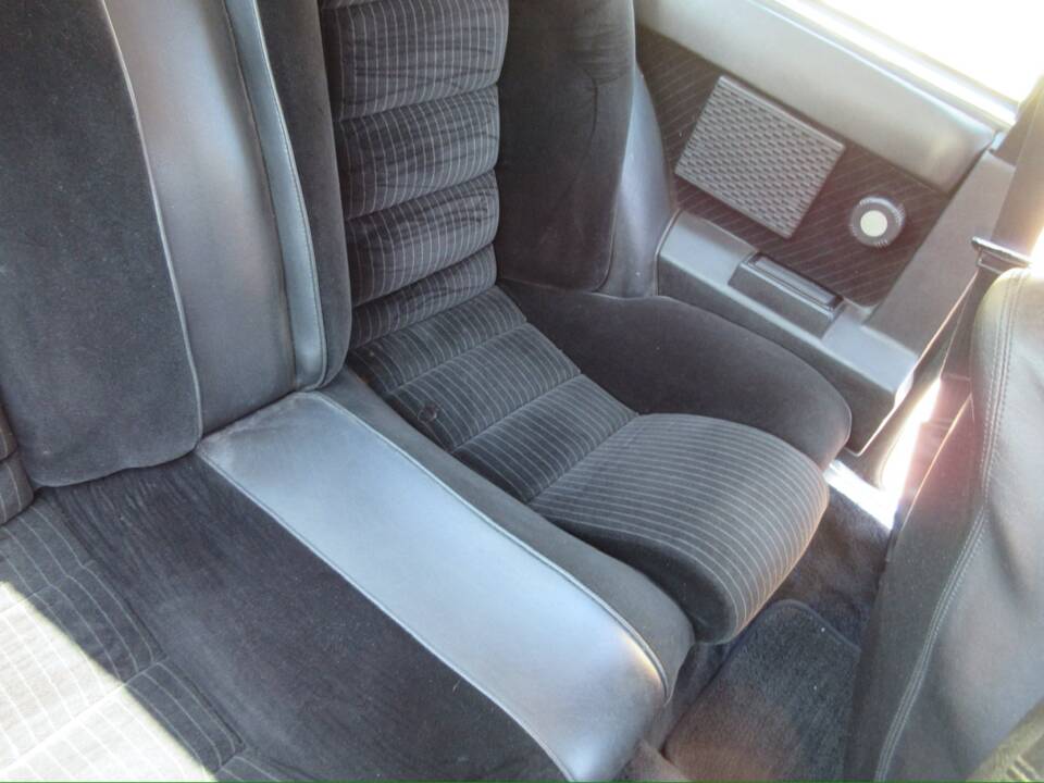 Bild 18/31 von Alfa Romeo GTV 2.0 (1982)