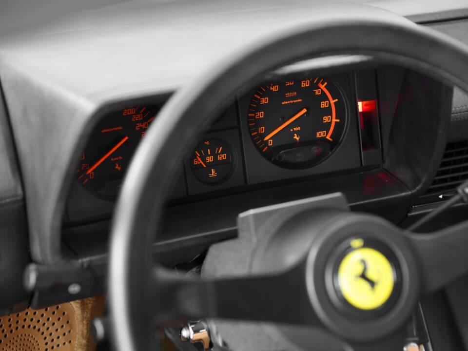 Bild 33/50 von Ferrari Testarossa (1987)