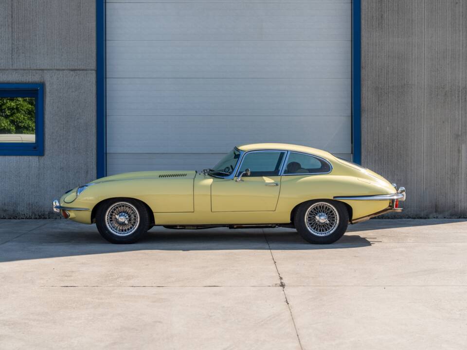 Image 12/78 de Jaguar E-Type (1969)
