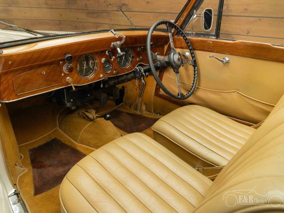 Imagen 14/19 de Delahaye 148 L Chapron &quot;Mylord Grand Luxe&quot; (1939)