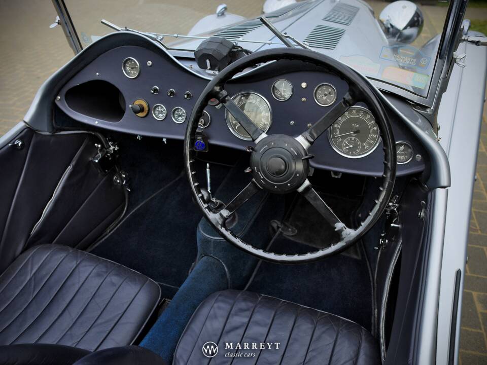 Image 19/22 of AC Six 16/80 (1936)