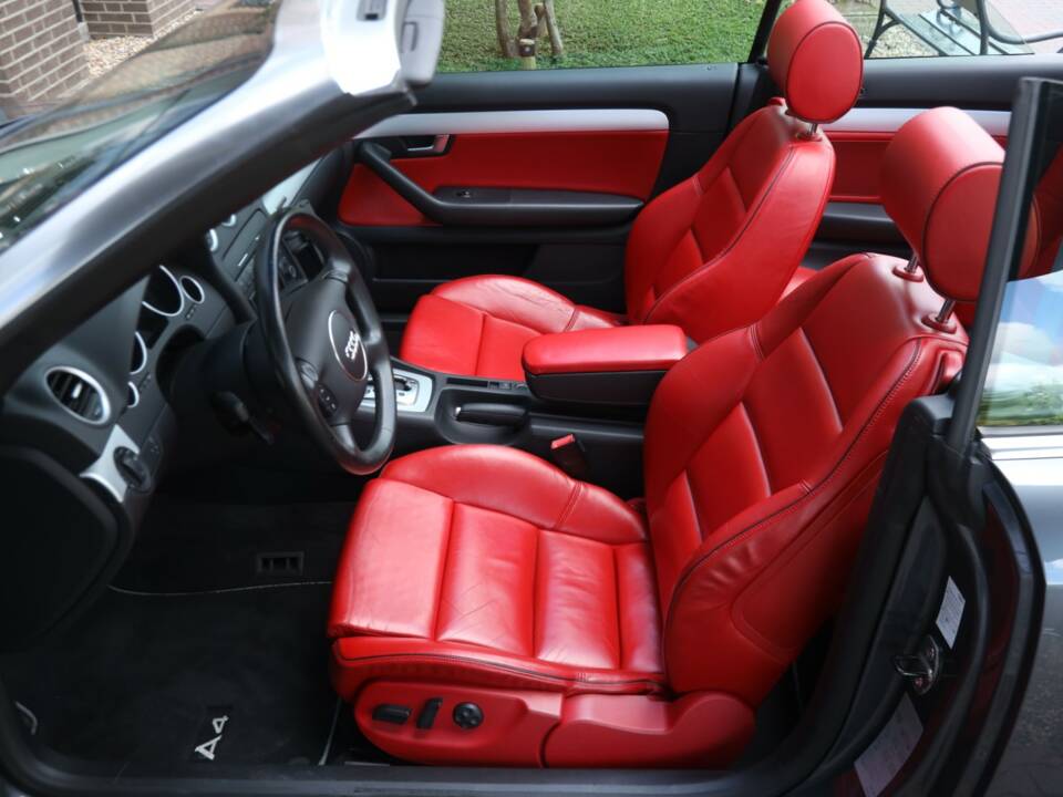 Image 3/50 de Audi S4 (2004)