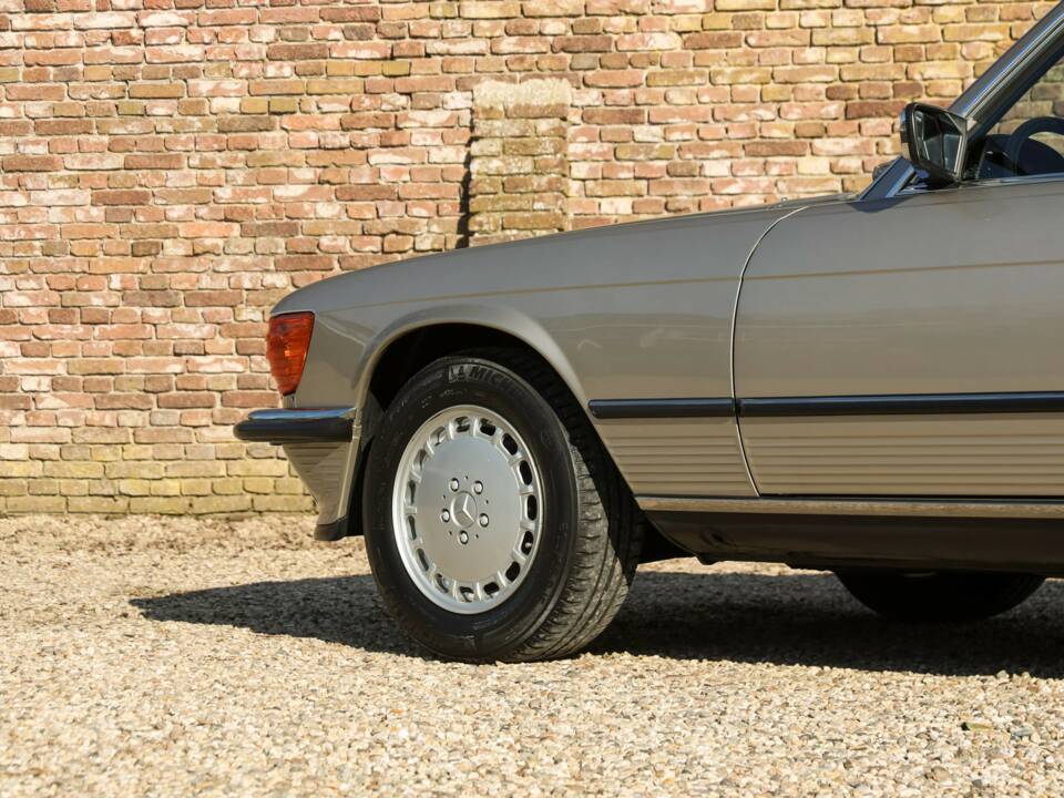 Bild 43/50 von Mercedes-Benz 560 SL (1987)
