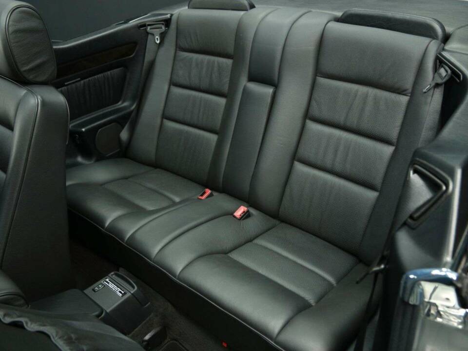 Immagine 18/30 di Mercedes-Benz E 320 &quot;Final Edition&quot; (1997)