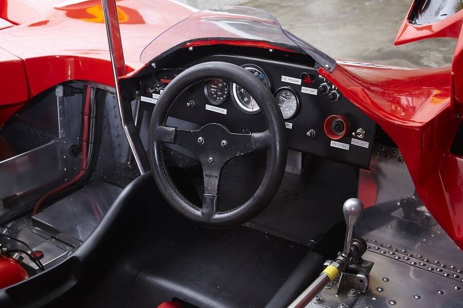 Image 8/50 of Lola T290 (1972)