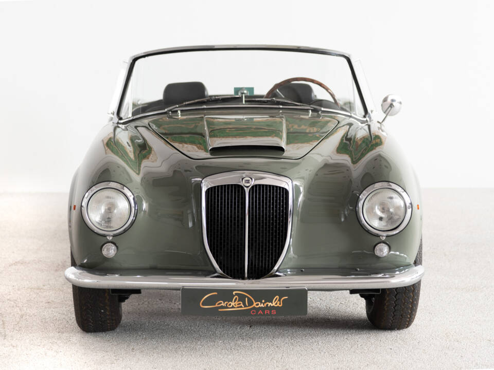 Image 16/38 of Lancia Aurelia B24 Convertibile (1957)