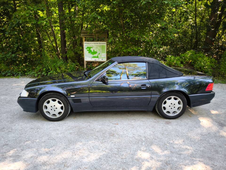 Image 17/38 of Mercedes-Benz SL 320 (1994)
