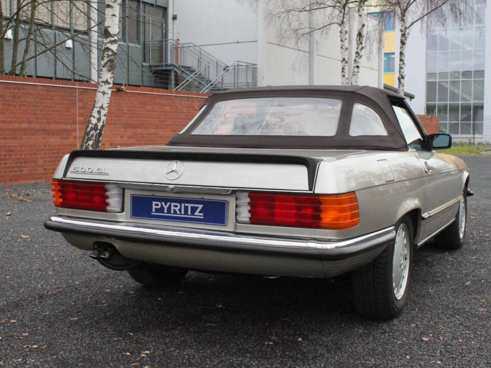 Image 27/29 of Mercedes-Benz 500 SL (1986)