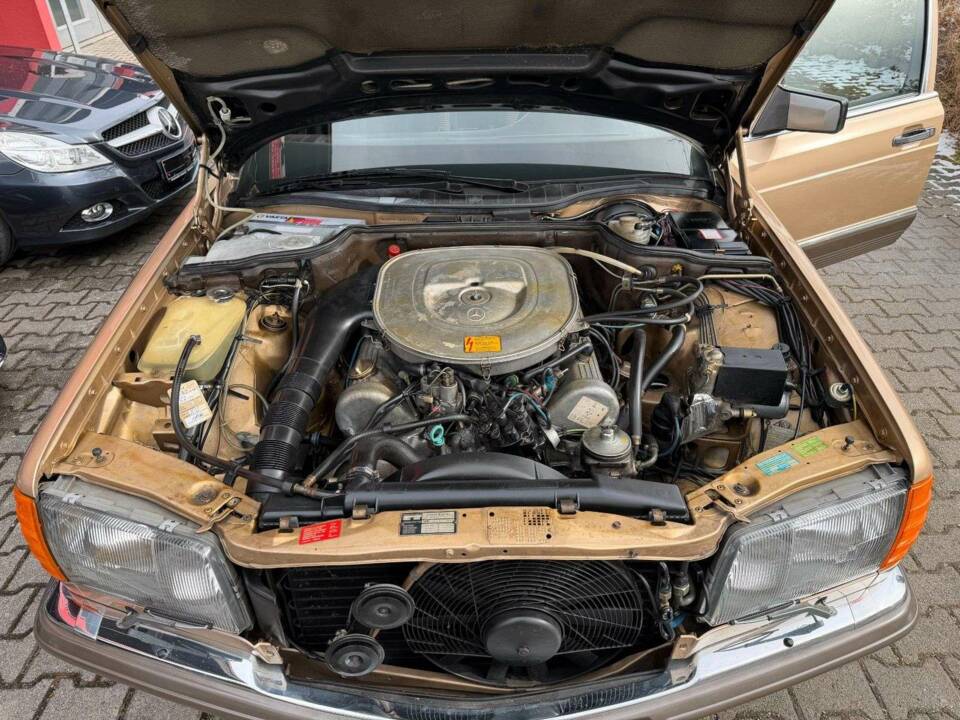 Bild 22/36 von Mercedes-Benz 380 SE (1981)