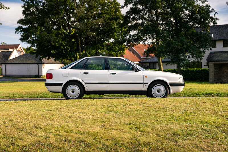 Image 5/50 of Audi 80 - 2.0 E (1993)