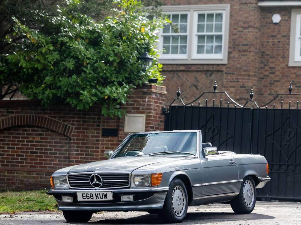 Afbeelding 7/27 van Mercedes-Benz 420 SL (1987)