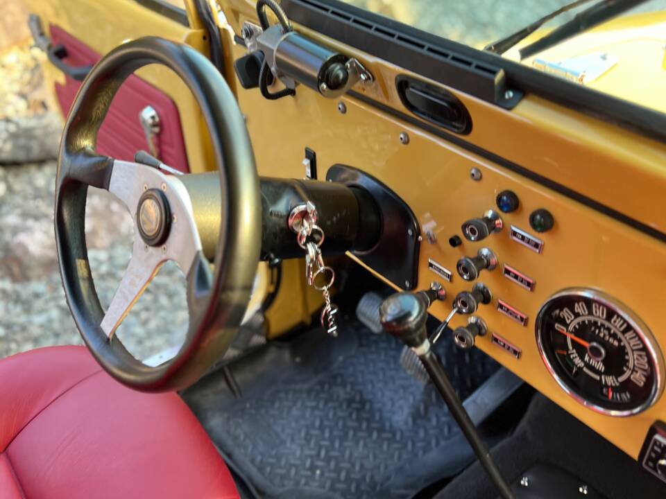Image 35/88 de Jeep CJ-7 2.4L Diesel (1980)