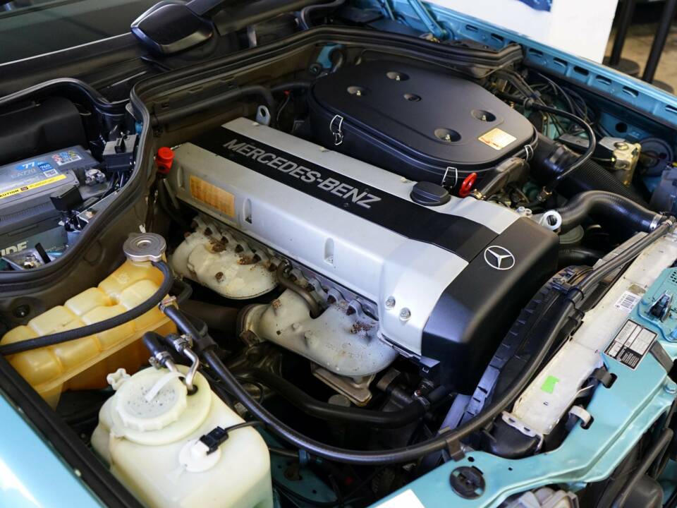 Afbeelding 36/50 van Mercedes-Benz 300 CE-24 (1993)