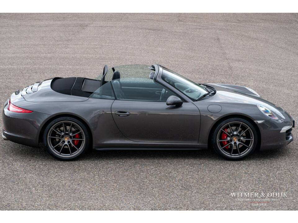Image 11/47 of Porsche 911 Carrera 4S (2014)