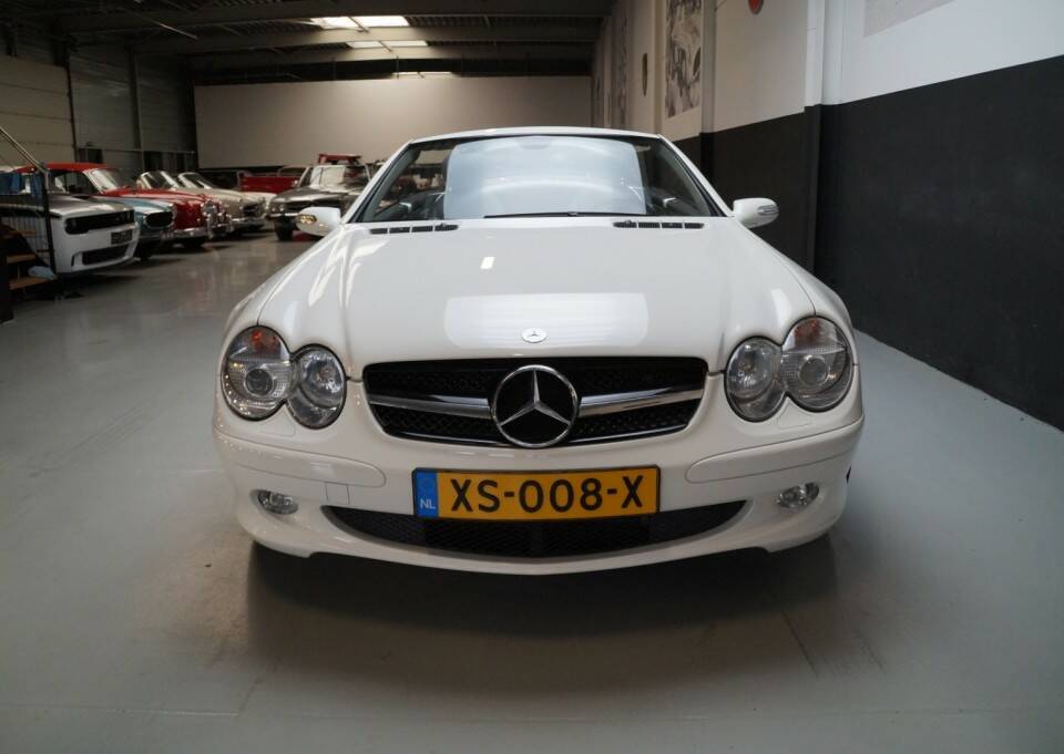 Immagine 25/46 di Mercedes-Benz SL 500 (2005)