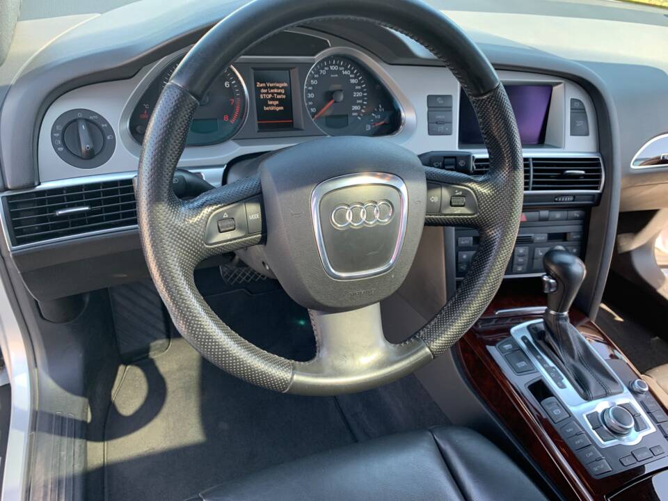 Immagine 18/21 di Audi A6 3.2 FSI quattro (2007)