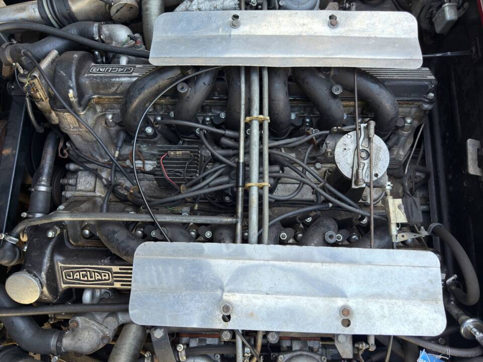 Bild 23/29 von Jaguar E-Type V12 (2+2) (1972)