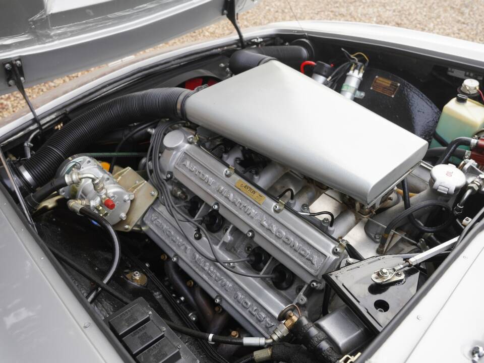 Bild 50/50 von Aston Martin V8 (1974)