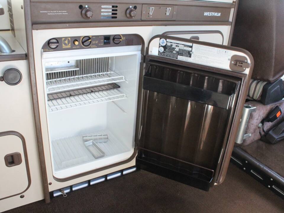 Bild 16/24 von Volkswagen T3 Camper 2.0 (1982)