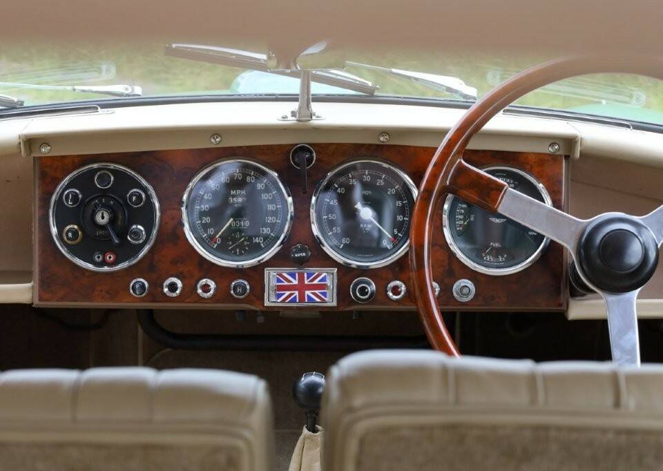 Bild 29/36 von Aston Martin DB 2&#x2F;4 Mk I (1954)