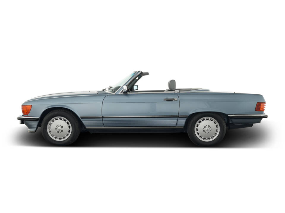 Image 4/32 of Mercedes-Benz 560 SL (1989)