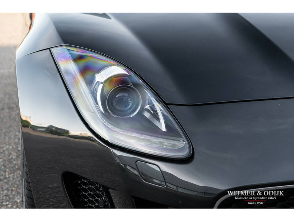 Image 30/38 of Jaguar F-Type S (2014)