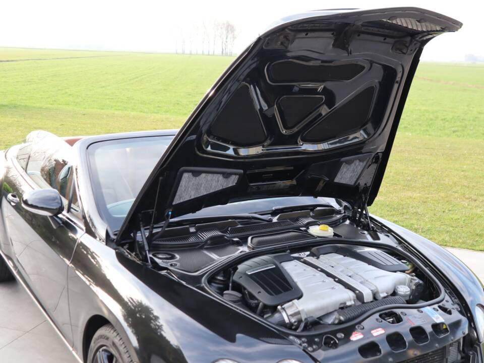 Image 22/50 of Bentley Continental GTC (2007)