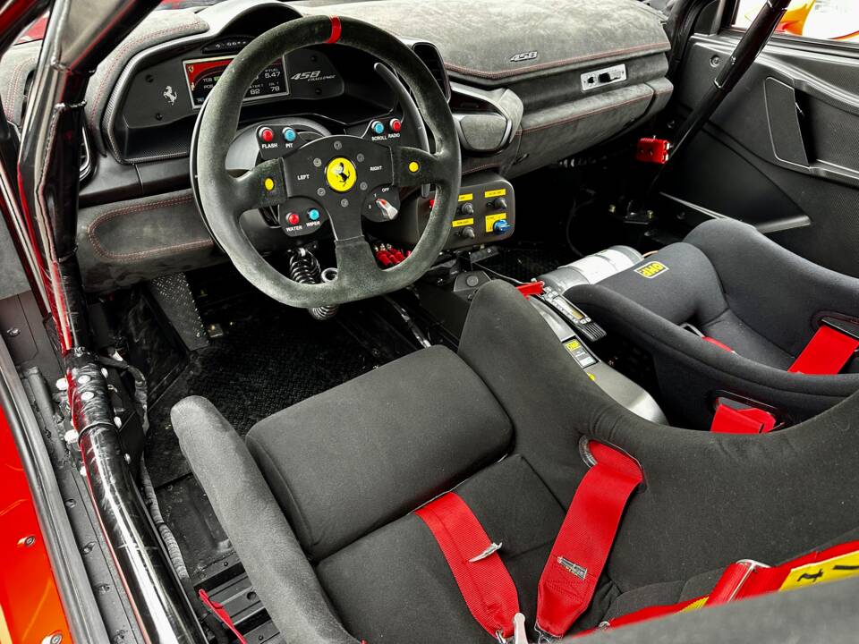 Bild 13/17 von Ferrari 458 Italia GT3 (2011)