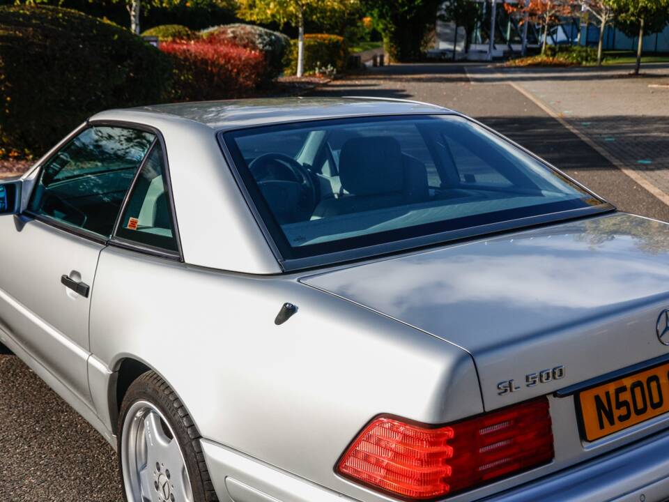 Image 7/43 of Mercedes-Benz SL 500 (1996)