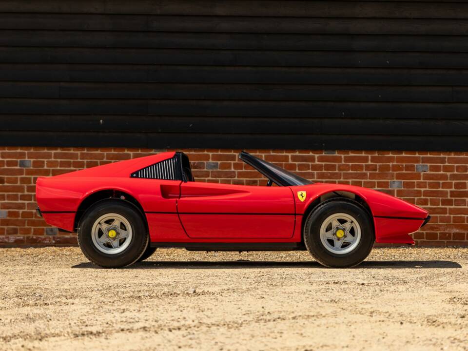 Afbeelding 2/44 van Ferrari 308 GTB Quattrovalvole (1984)