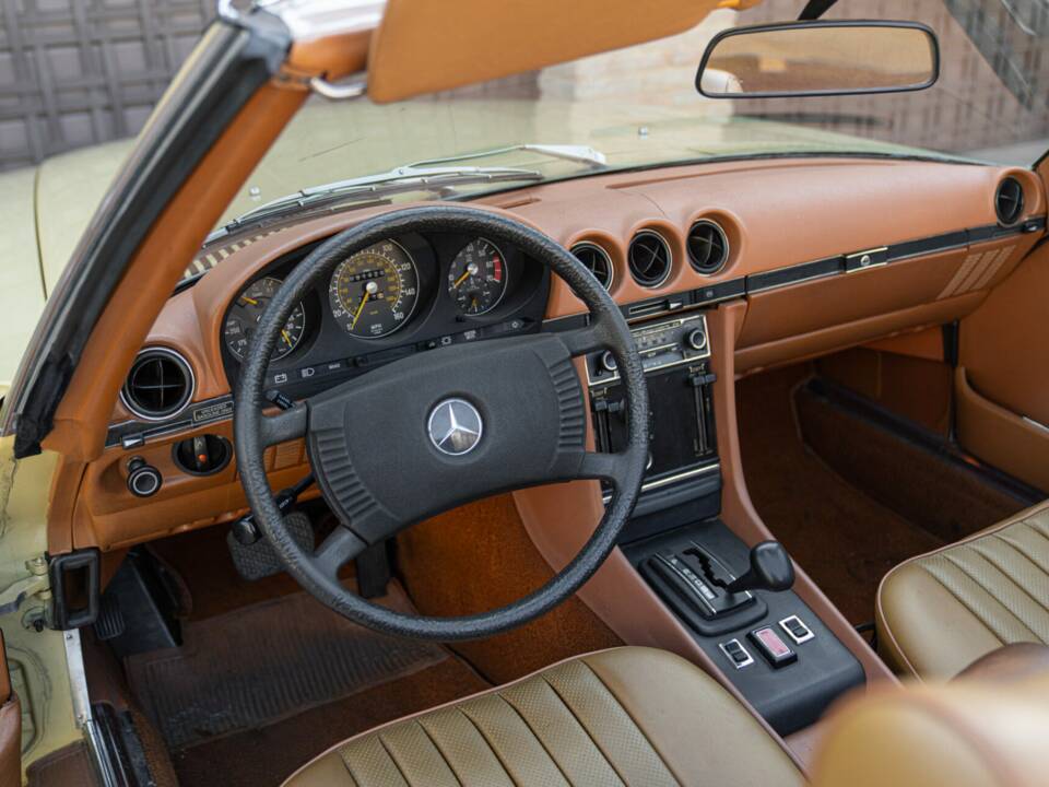 Image 37/50 de Mercedes-Benz 450 SL (1977)