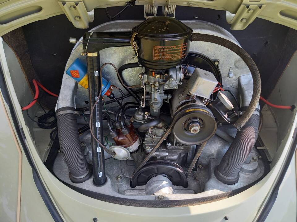 Image 21/137 of Volkswagen Beetle 1200 (1965)