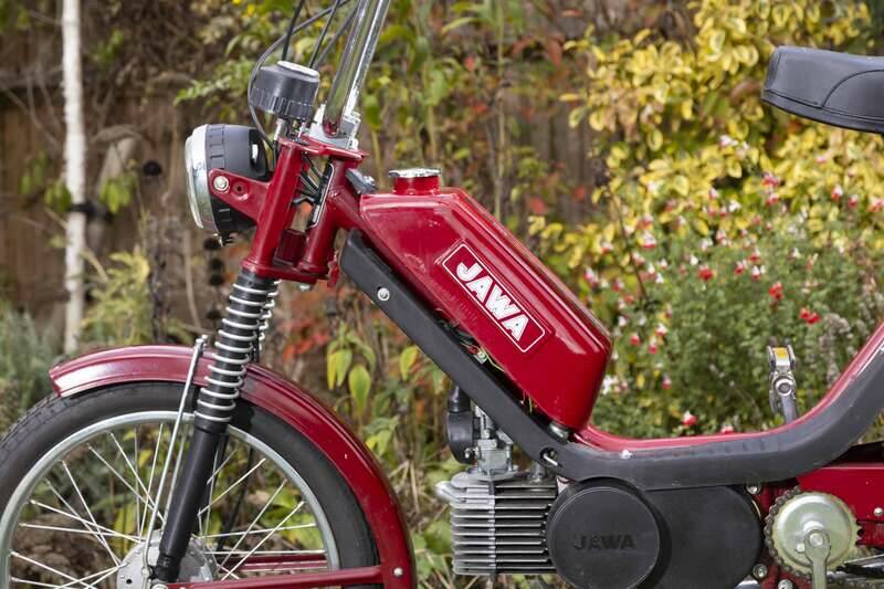Immagine 16/26 di Jawa 50 (1991)