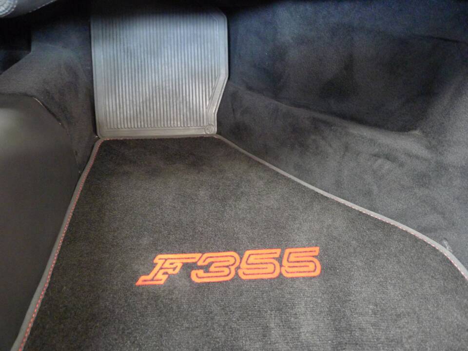 Afbeelding 5/41 van Ferrari F 355 Berlinetta (1995)