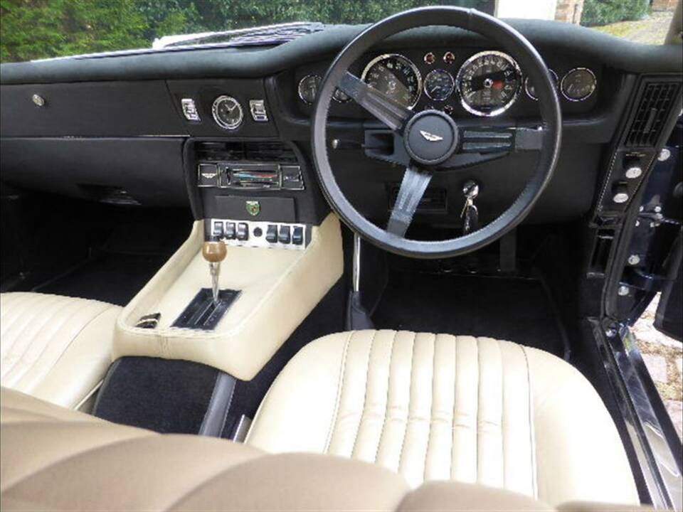 Immagine 13/24 di Aston Martin V8 (1973)