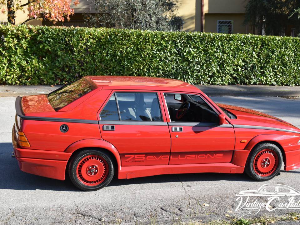 Image 10/35 of Alfa Romeo 75 1.8 Turbo Evoluzione (1987)