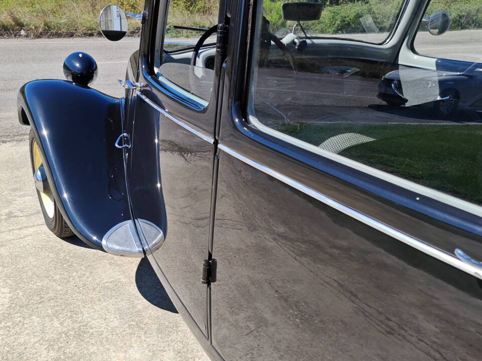 Image 33/47 of Citroën Traction Avant 11 B (1955)