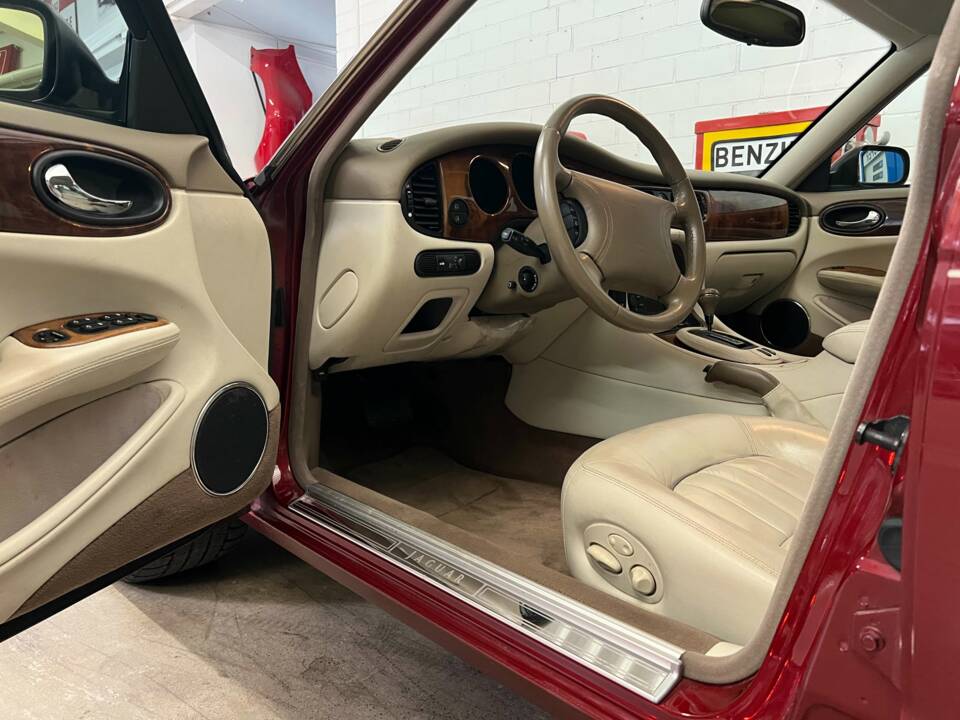 Bild 7/16 von Jaguar XJ 8 4.0 Executive (2000)