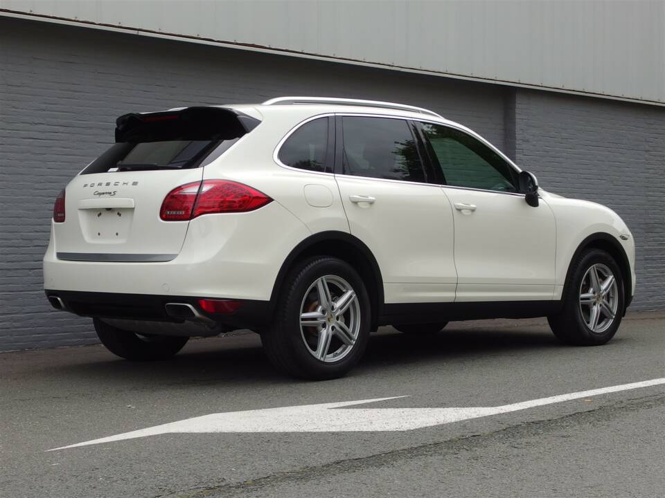Bild 3/99 von Porsche Cayenne S (2010)