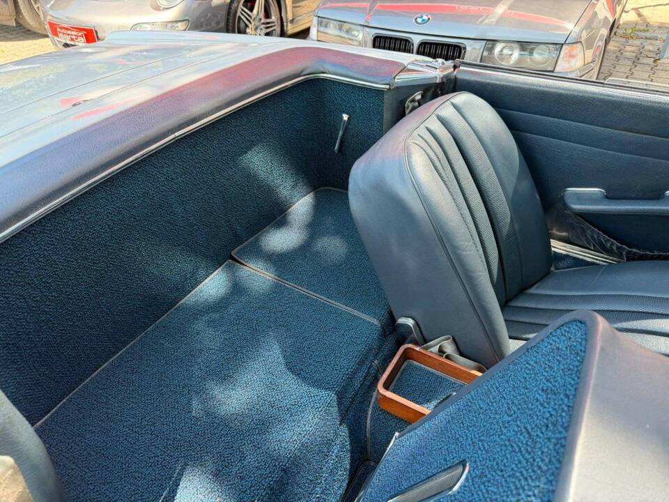 Image 18/42 of Mercedes-Benz 280 SL (1968)