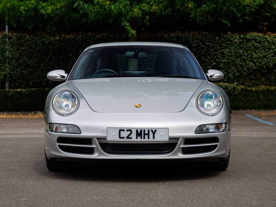 Bild 6/50 von Porsche 911 Carrera (2004)