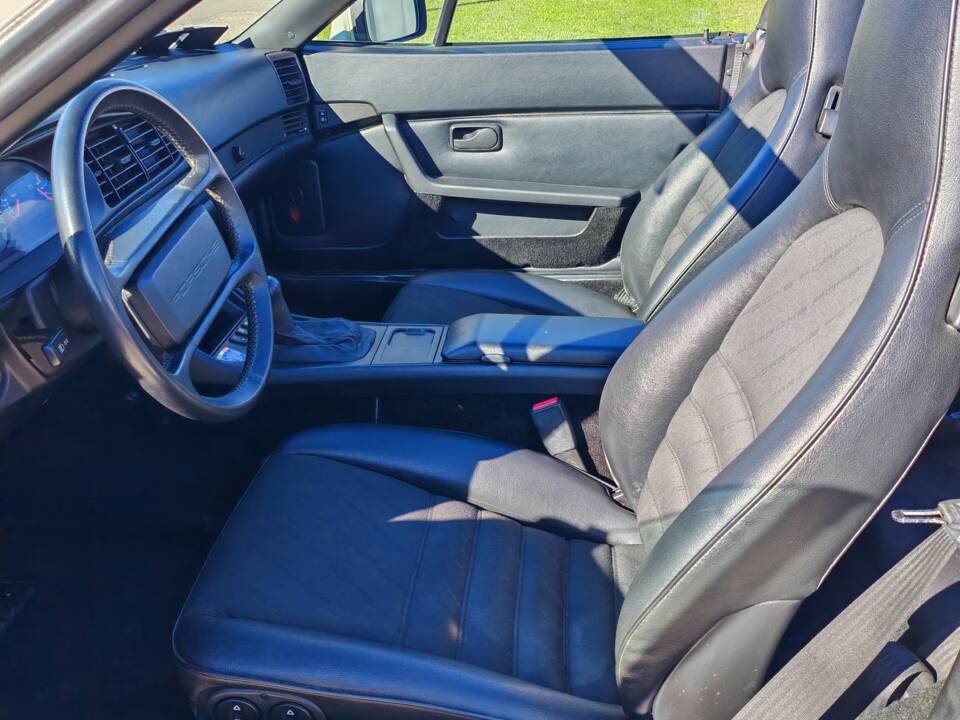 Immagine 36/49 di Porsche 944 S2 (1991)