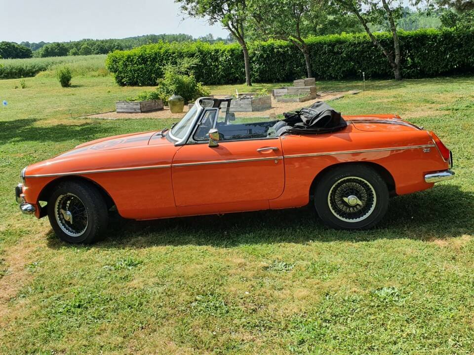 Bild 2/8 von MG MGB Lightweight Rennwagen (1972)