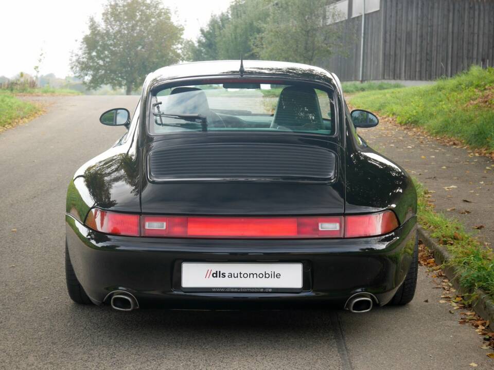 Image 17/36 de Porsche 911 Carrera 4S (1998)