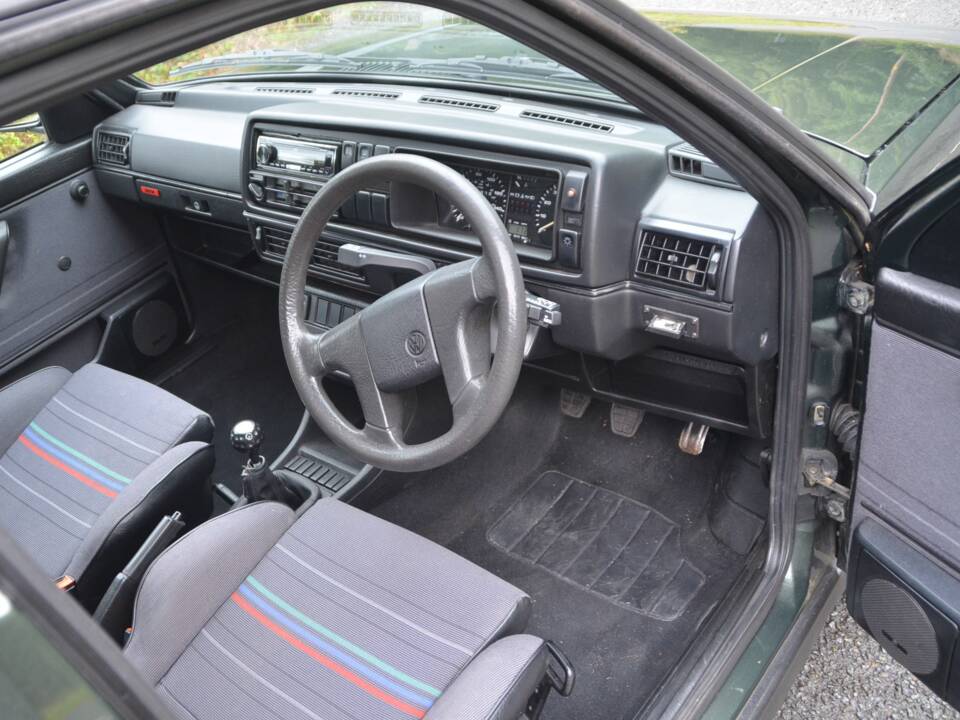 Image 22/37 de Volkswagen Golf III 2.0 16V GTI (1992)