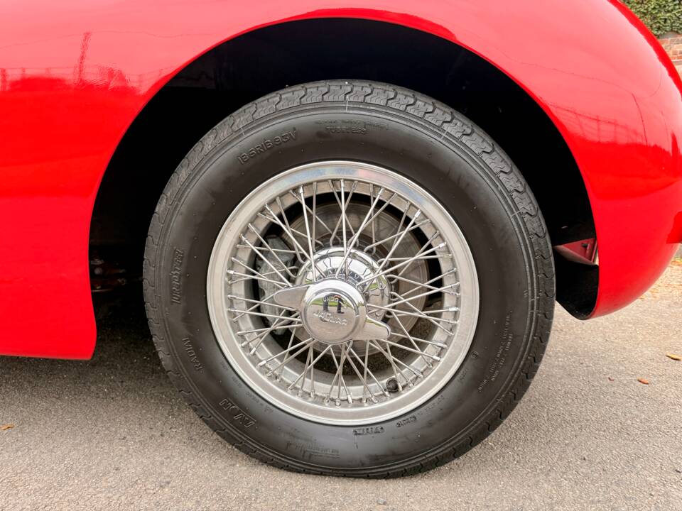 Image 14/22 de Jaguar XK 120 OTS (1954)