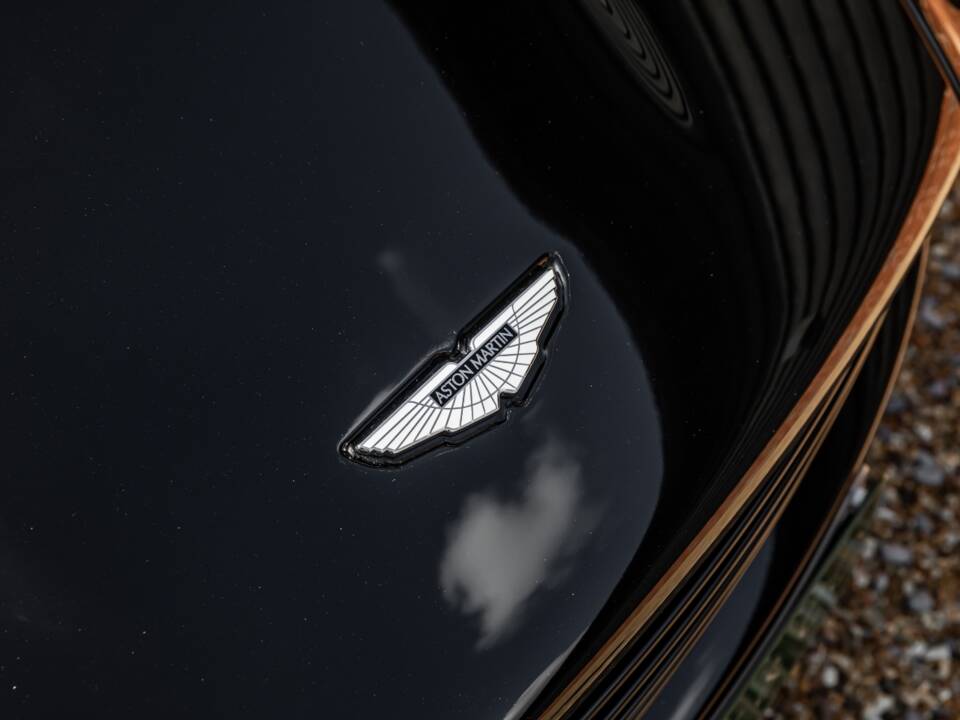 Image 19/59 of Aston Martin DBS (2012)