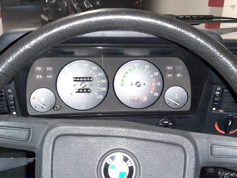 Image 7/22 of BMW 320/6 (1981)