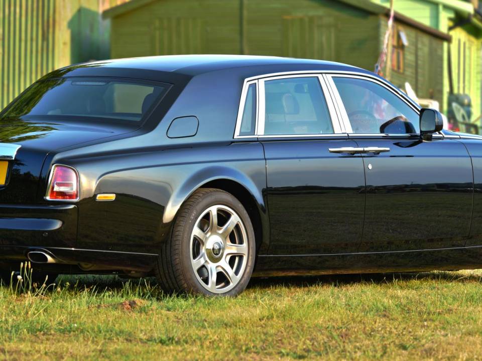Image 15/50 de Rolls-Royce Phantom VII (2010)