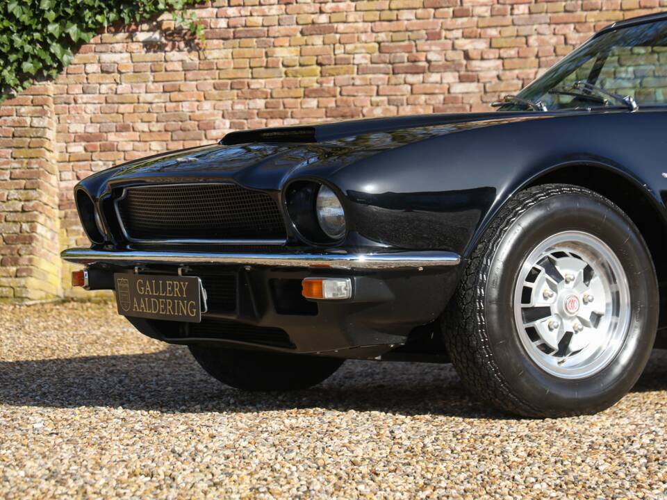 Image 45/50 of Aston Martin DBS V8 (1972)